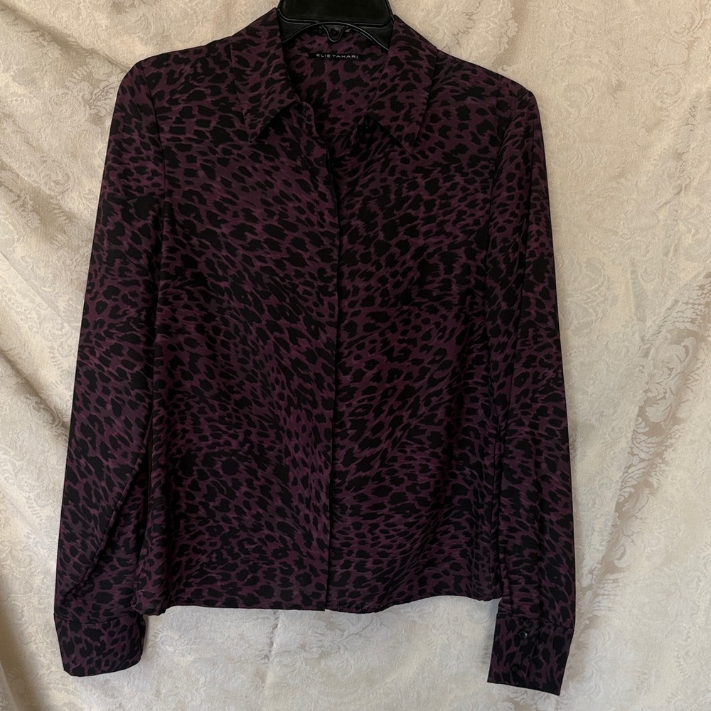 NWT ELIE TAHARI Blouse in shades of plum, black & gray. Hidden buttons.